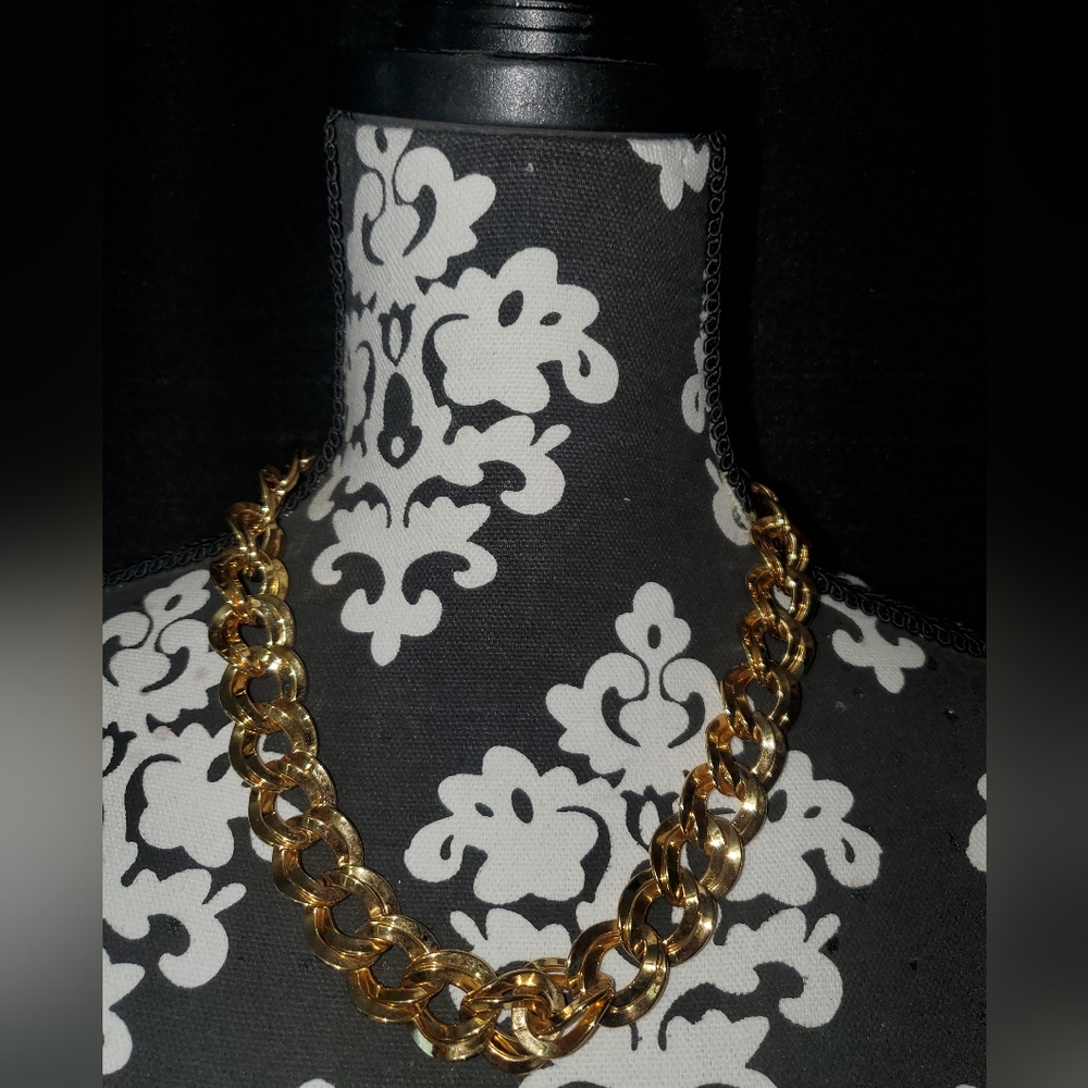 Vintage Monet double link 21 inch long necklace 1980s